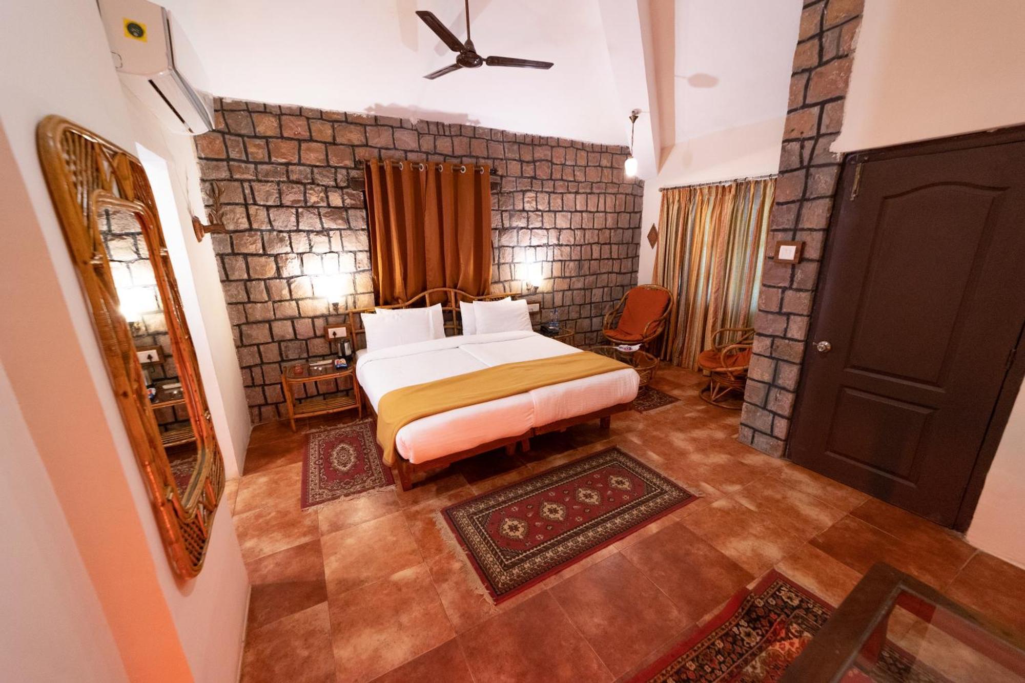 ไทเกอร์ เทรล รีสอร์ต Hotel Tala  ภายนอก รูปภาพ