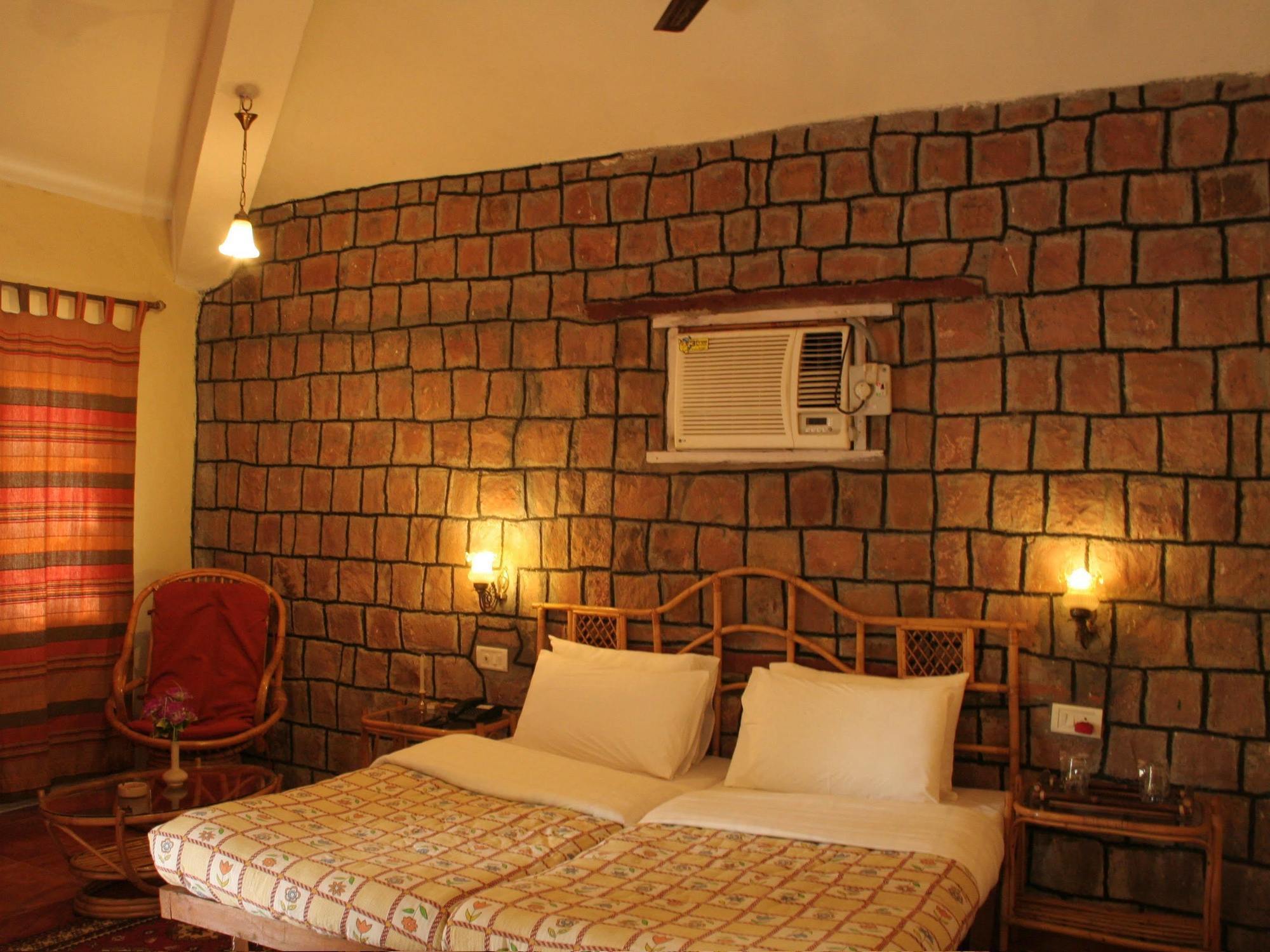 ไทเกอร์ เทรล รีสอร์ต Hotel Tala  ภายนอก รูปภาพ